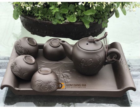 Bộ ấm chén tử sa đắp tay men đen, khắc nổi hoa S4 Bộ ấm chén tử sa đắp tay men đen, khắc nổi hoa S4