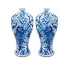 Bình đùi dế vẽ công hoa mai