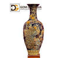Lọ bảo bình Bát Tràng men xanh đậm, đắp nổi dát vàng công danh hoa đào mẫu đơn.