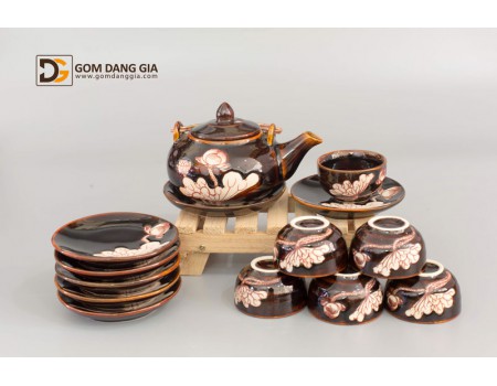 Bộ ấm chén men hỏa biến dáng nhật men nâu vẽ hoa senoa sen Bộ ấm chén men hỏa biến dáng nhật men nâu vẽ hoa sen hoa sen
