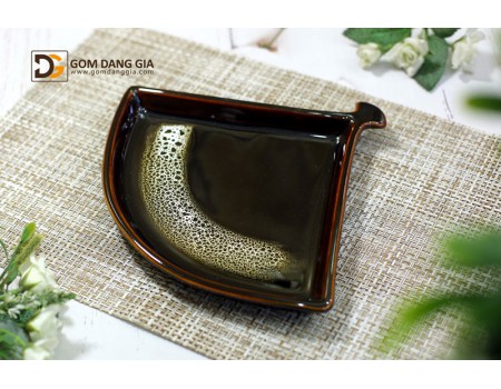 Đĩa quạt men hỏa biến đen lòng trắng Đĩa quạt men hỏa biến đen lòng trắng