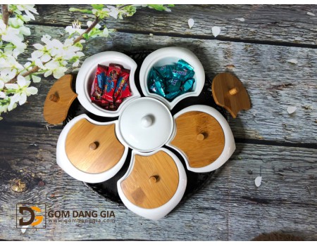 Khay đựng mứt bánh kẹo tết họa tiết 5 cánh quạt Khay đựng mứt bánh kẹo tết họa tiết 5 cánh quạt