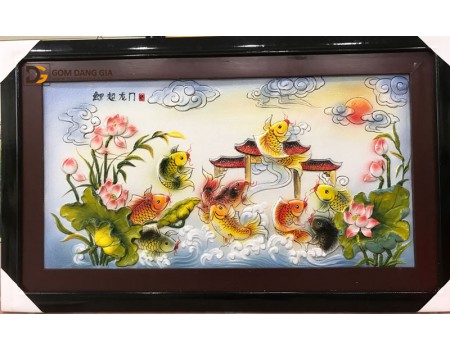 Tranh sứ khung Bát Tràng họa tiết cá chép vượt vũ môn hóa rồng Tranh sứ khung Bát Tràng họa tiết cá chép vượt vũ môn hóa rồng